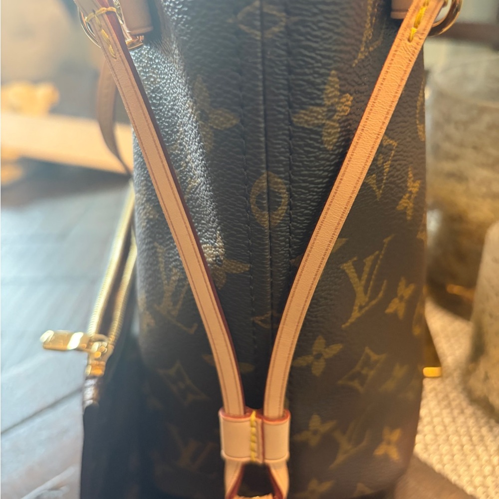 Louis Vuitton Brown Monogram Canvas Tote with Vachetta Trim - Picture 9 of 12